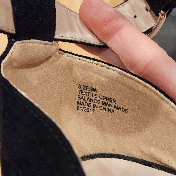 Torrid Ankle Strap Block Heel Sandals Womens 9 Black Comfortable Trendy Y2K 90s - Picture 7 of 11